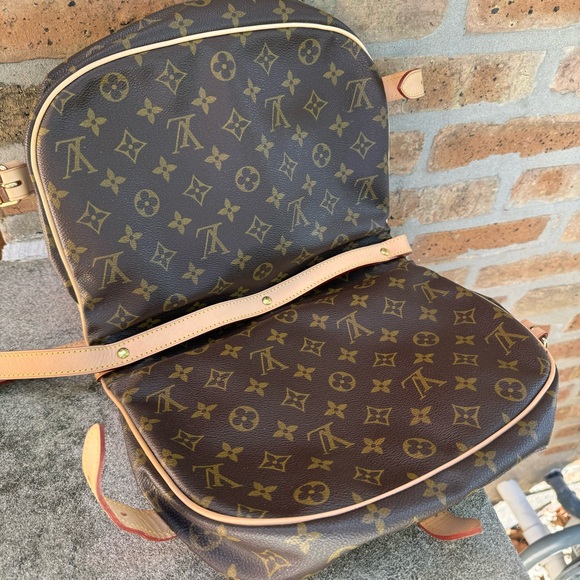 Rare Louis Vuitton Monogram Canvas Saumur 30 Messenger Bag - Picture 11 of 14